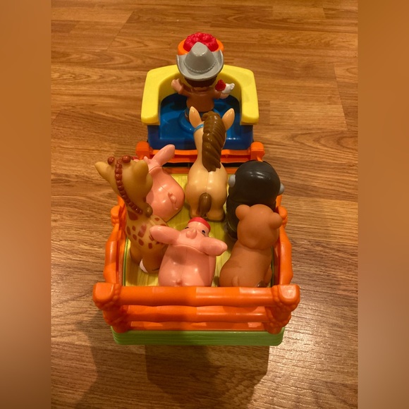 Fisher Price Little People Choo Choo Zoo Musical Train - Picture 3 of 9